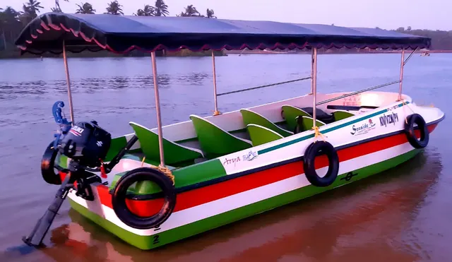 Poovar Boating Cruise – guests and backwater views