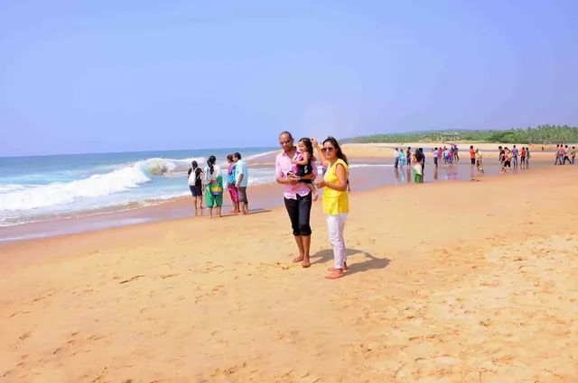 Poovar Boating Cruise – guests and backwater views